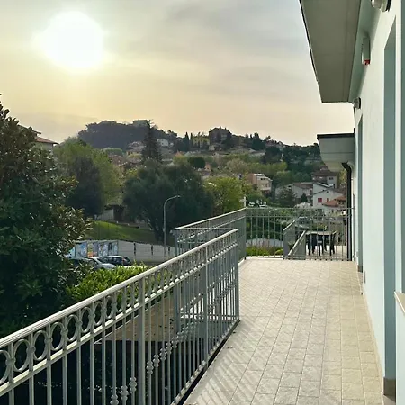 דירה K03 - Castelfidardo, Ampio Quadrilocale Comodo Ai Servizi קסטלפידרדו