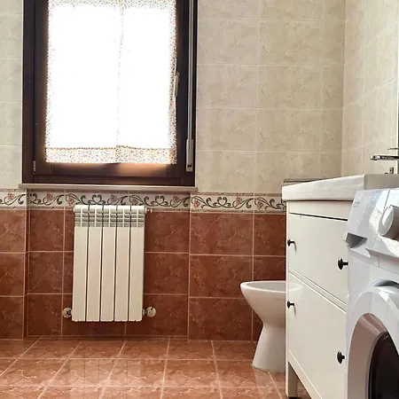 K03 - Castelfidardo, Ampio Quadrilocale Comodo Ai Servizi