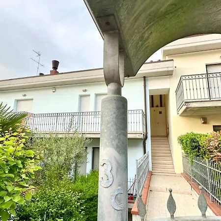 K03 - Castelfidardo, Ampio Quadrilocale Comodo Ai Servizi דירה *